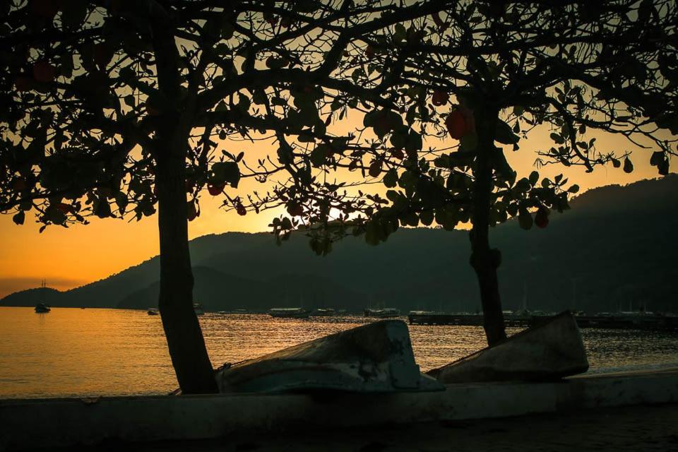 Pousada Recreio Da Praia Vila do Abraao Bagian luar foto
